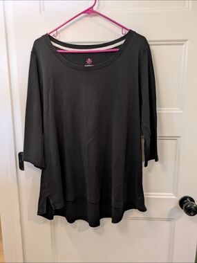 🔴 3/$15 Isaac Mizrahi Black Scoop Neck Tunic Top